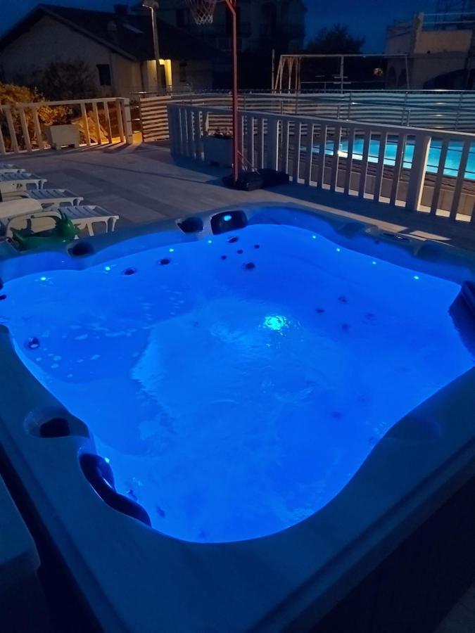 La Bodega Apartments Trogir Exteriör bild