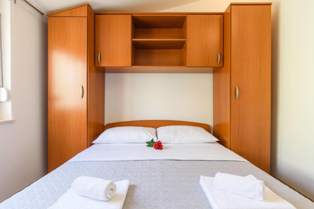 La Bodega Apartments Trogir Exteriör bild