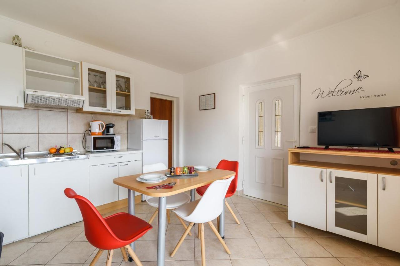 La Bodega Apartments Trogir Exteriör bild