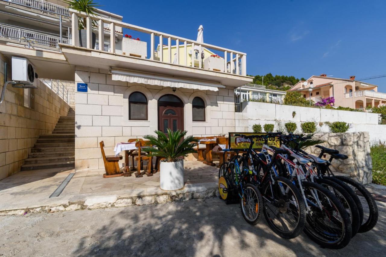 La Bodega Apartments Trogir Exteriör bild